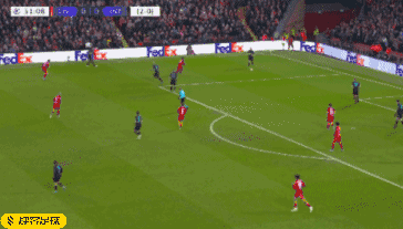 懂球妹采访：她是切尔西球迷，最喜欢阿扎尔和坎特