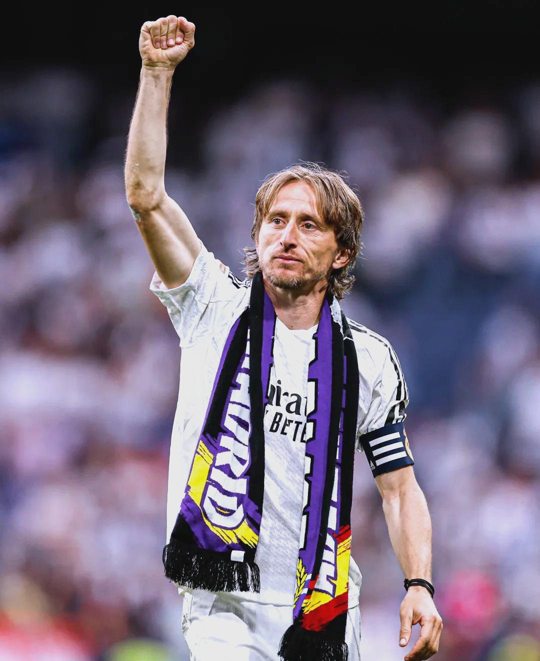 诺伊尔：第三球我知道出击会冒很大风险，当时想提前化解危险