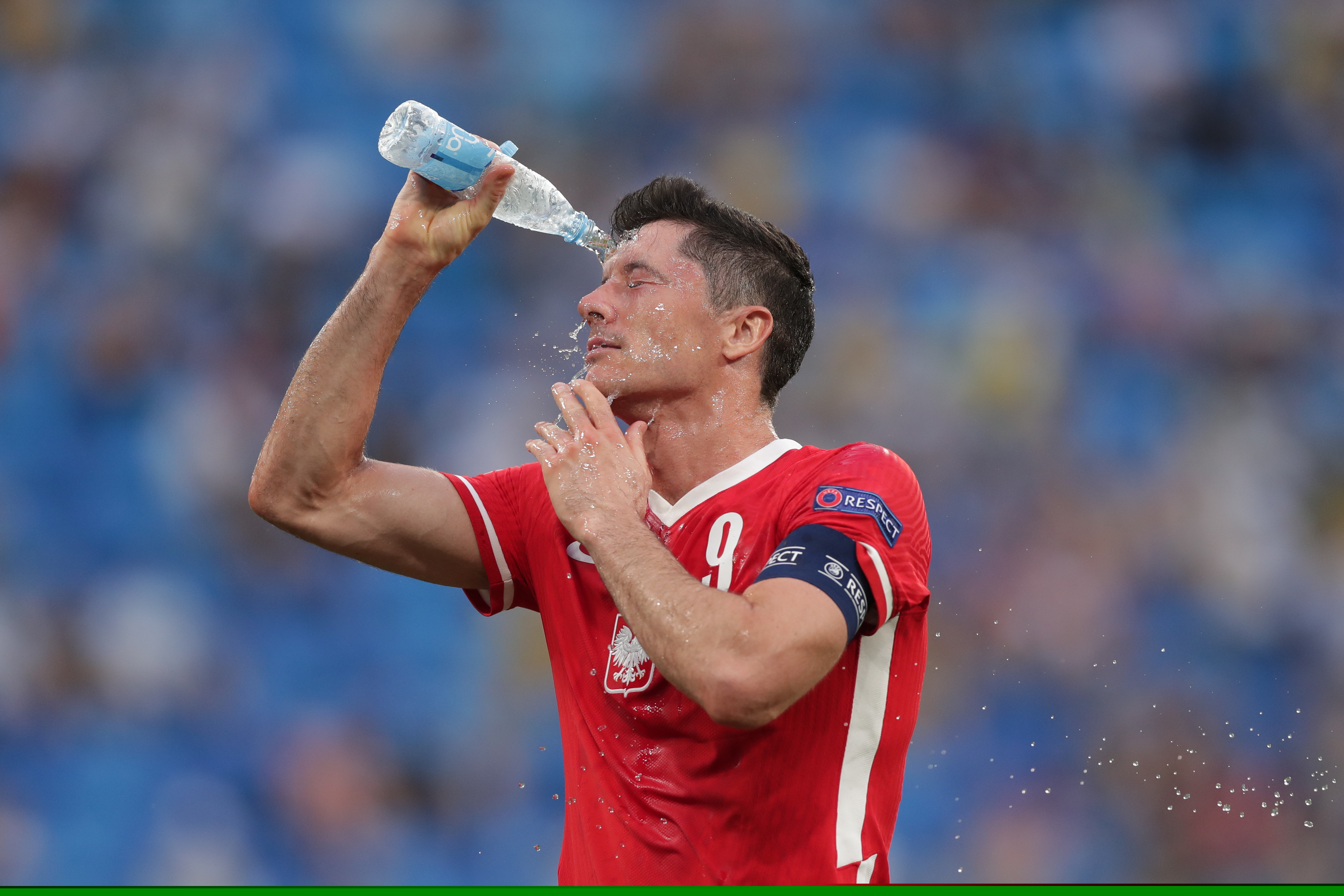 广岛三箭主帅：很高兴我的最后一战能获胜，球员们动力十足