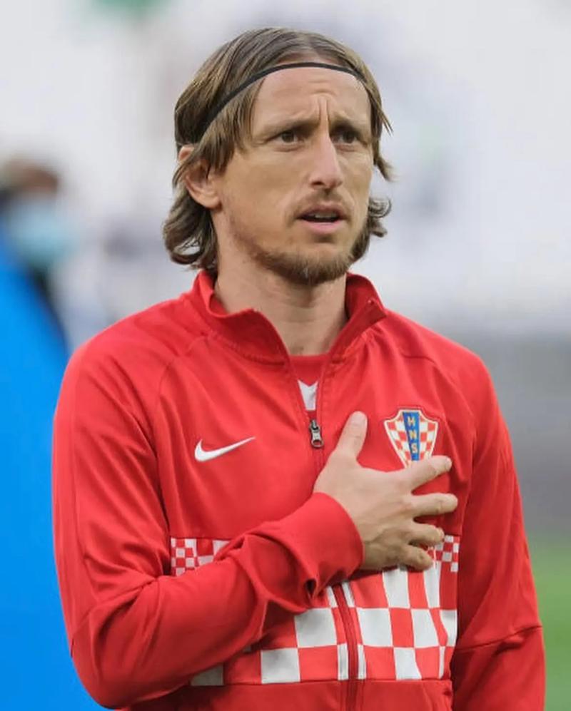 广东大胜广州！三外援合砍60+16+12，徐昕打脸杜锋，萨姆纳伤退